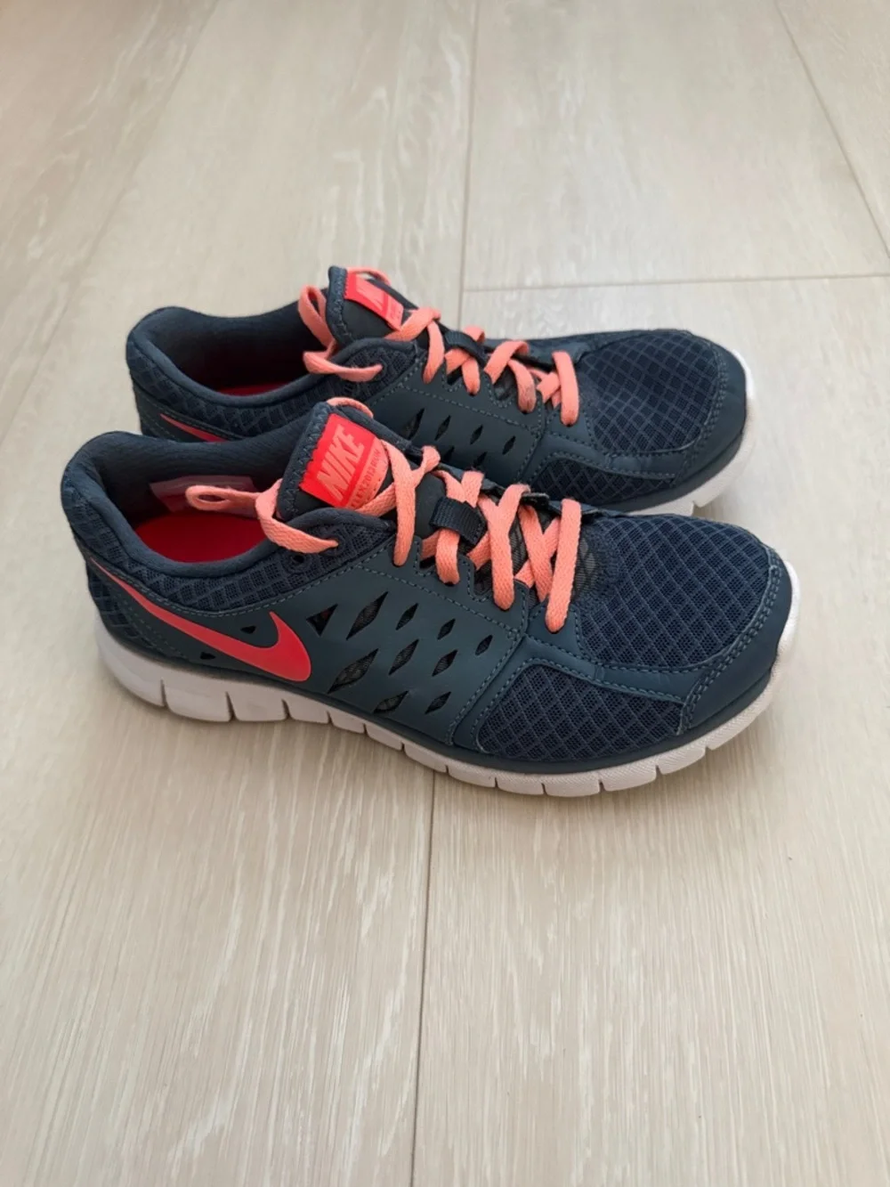 Nike Dark Blue and Coral Sneakers